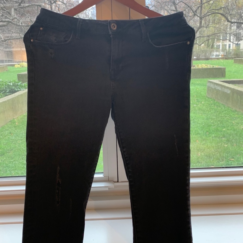 ZARA BLACK CROPPED SKINNY JEANS W RIPS AND FRINGE